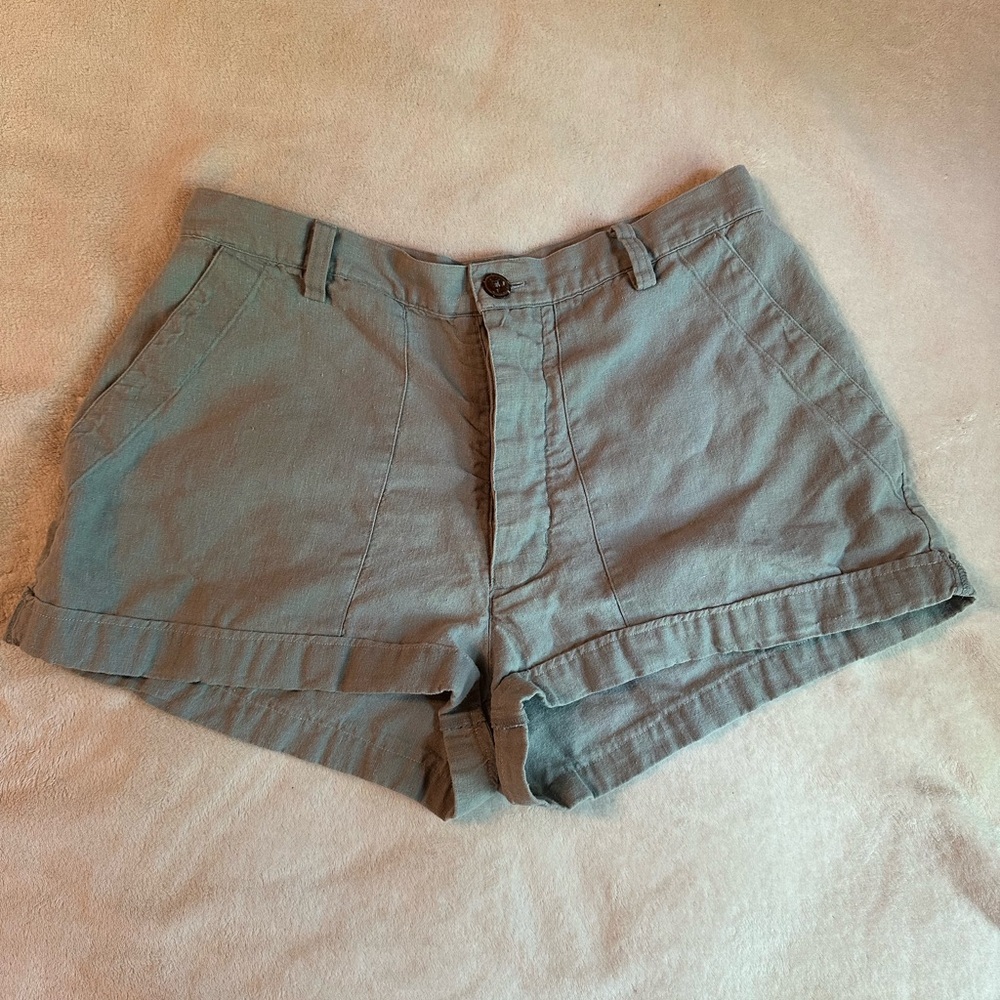 Patagonia Women's Cargo Shorts in Gray